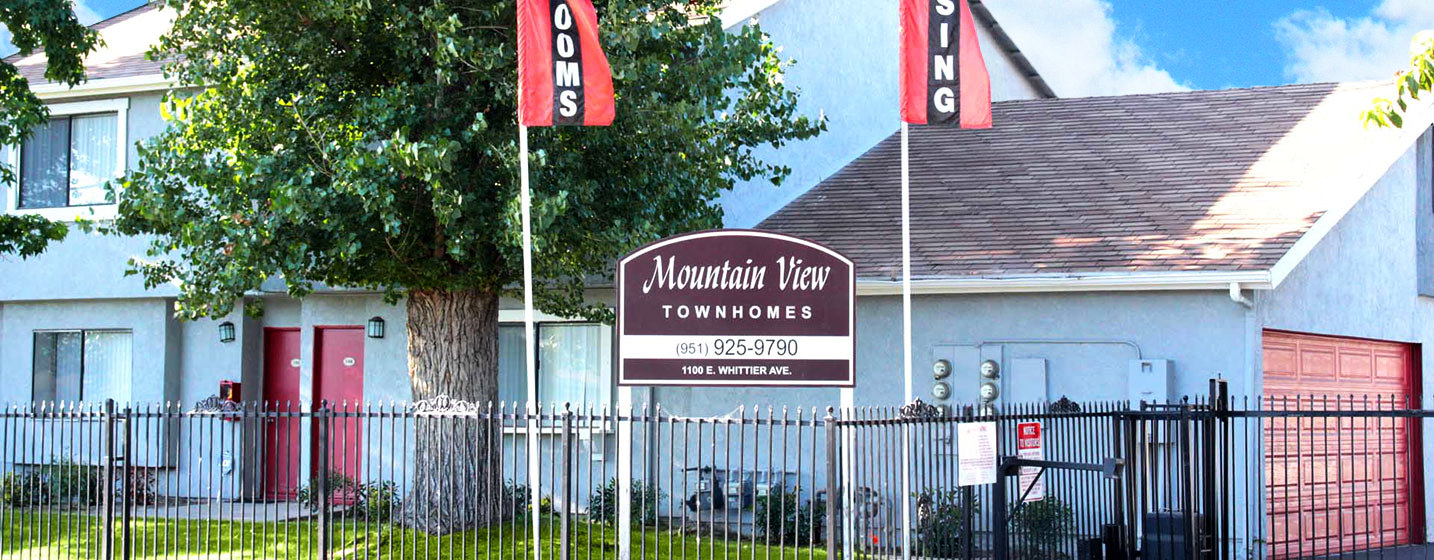 This image shows the signage of the Mountain View Apartments